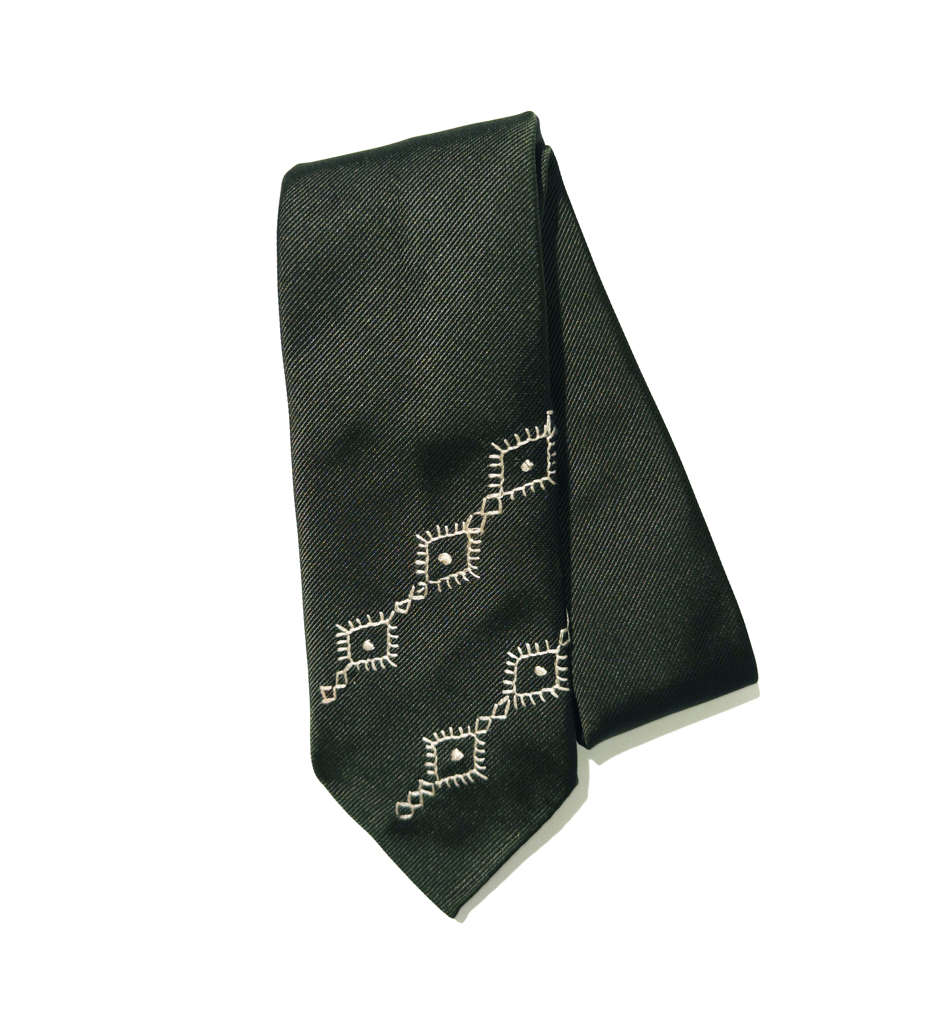 EMBROIDERED SILK TIE