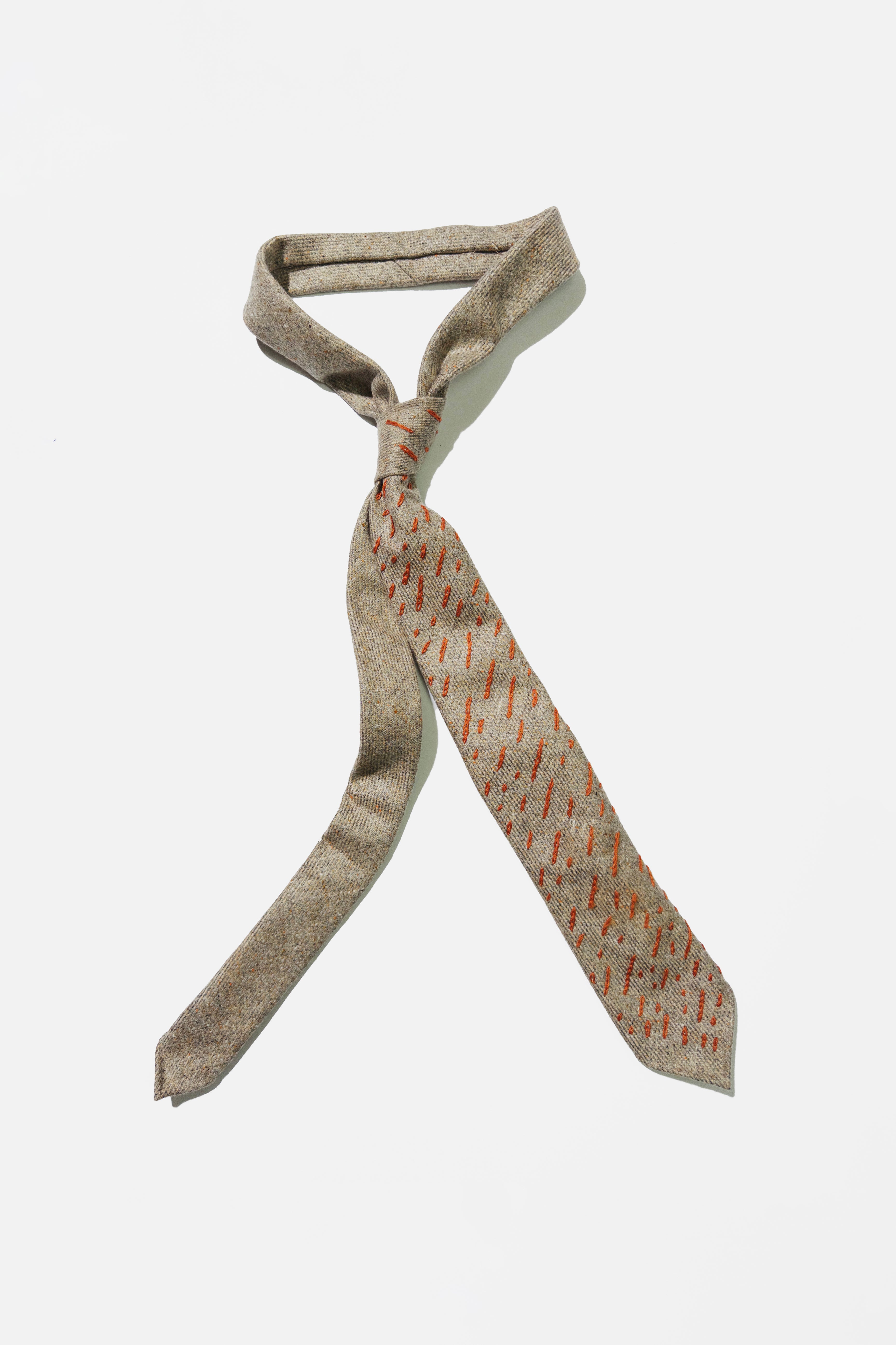 EMBROIDERED CASHMERE TIE